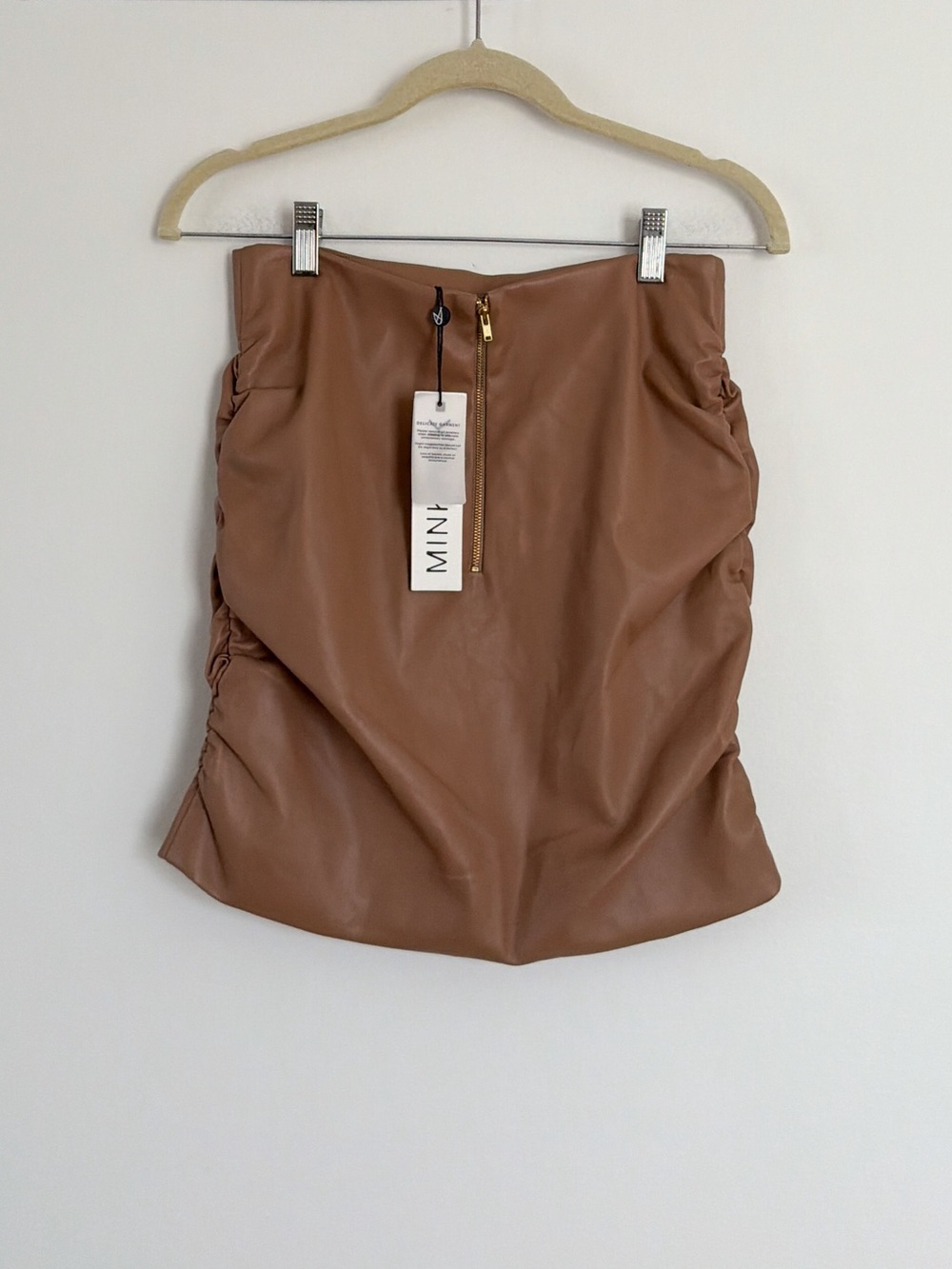 MINKPINK Piper Pu Mini Skirt Tan Size Small NWT - Picture 3 of 4